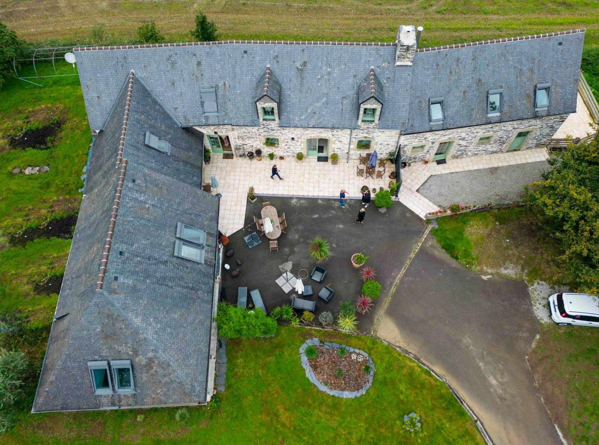Les Pierres Bleues Bed & Breakfast Saint-Coulitz Dış mekan fotoğraf